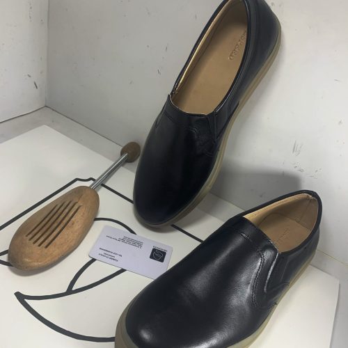 Plain Sneakers